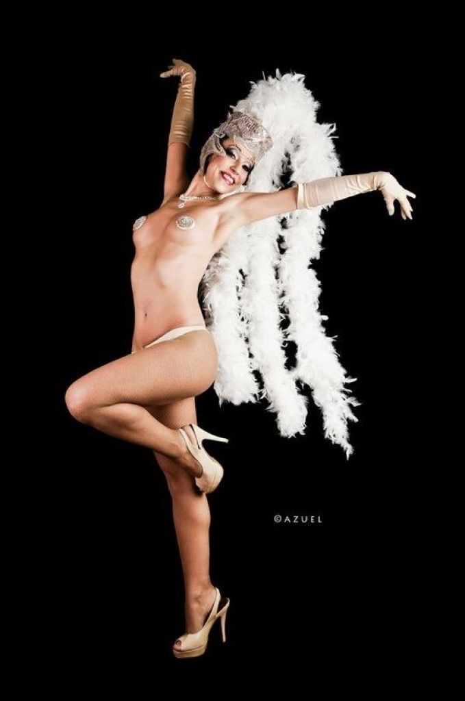 Lola Lustrini Burlesque