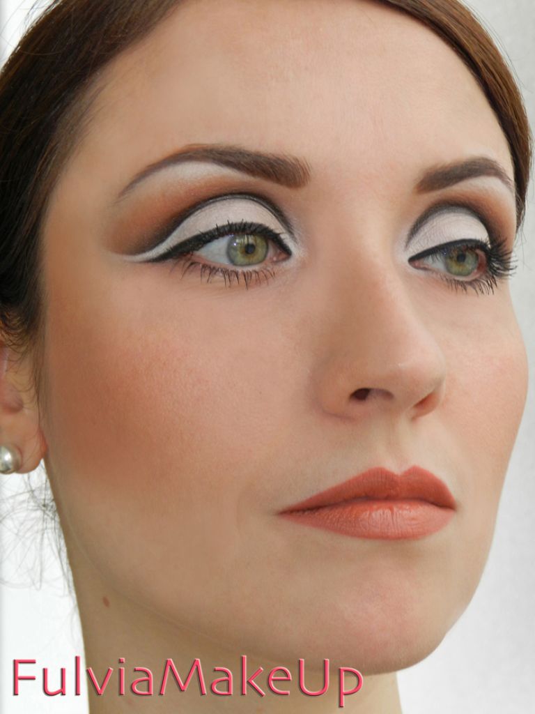 trucco palpebra chiara