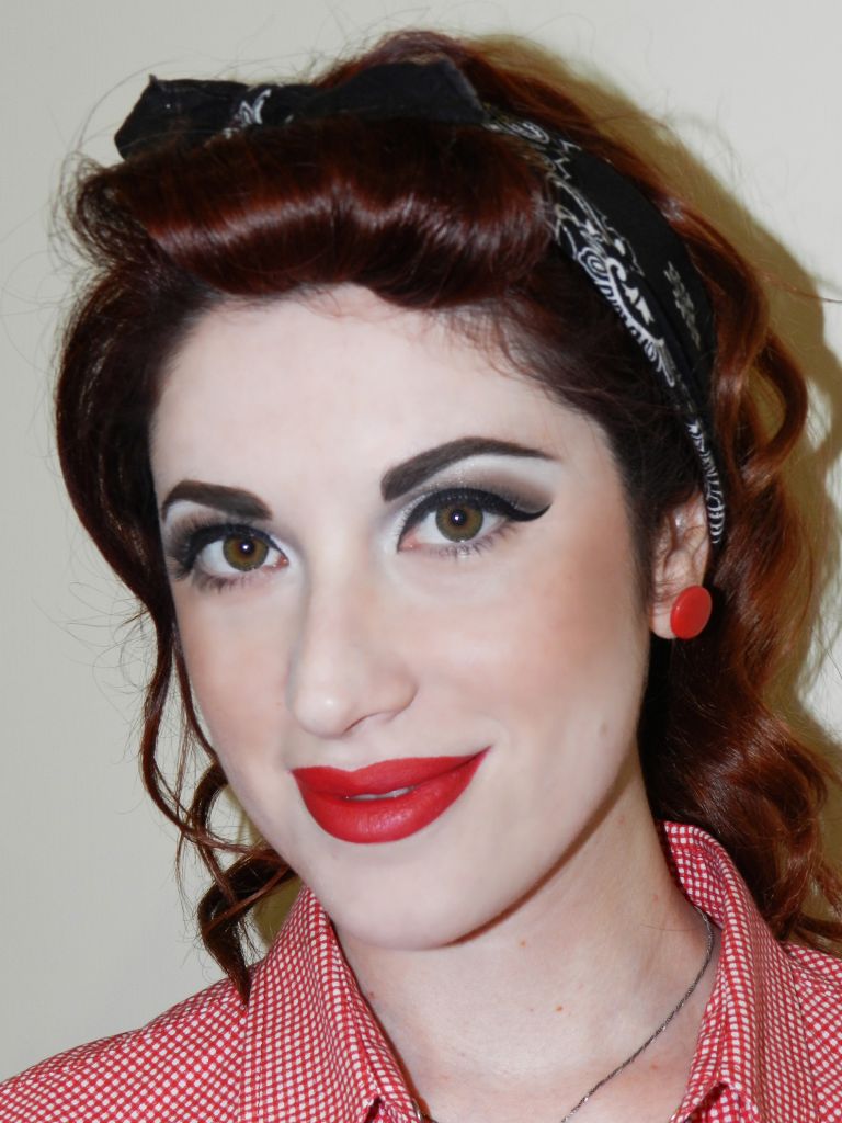 Trucco pin up