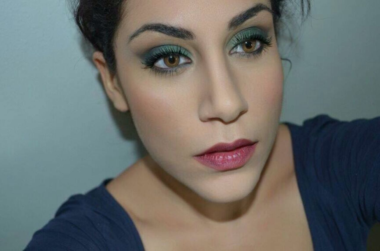 Green makeup