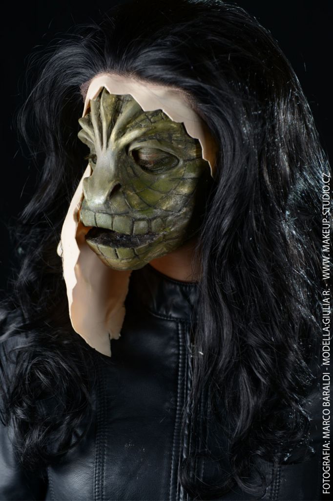 Alien Lizard silicone mask