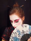 Geisha con ventaglio